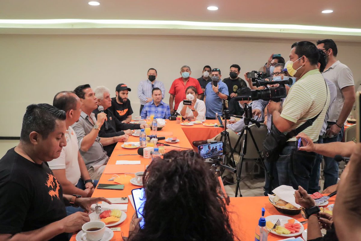 robpalazuelos's tweet photo. Agradezco a la capital del estado y a los medios de comunicación que hoy nos regalaron un tiempo de su agenda para platicar. 

Propaganda dirigida a la asamblea electoral, militantes y simpatizantes de Movimiento Ciudadano. https://t.co/vNYQckL8XW