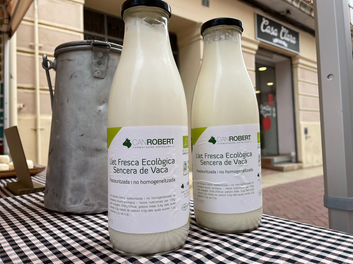 canrobertcat's tweet image. Bona tarda família! 💯💯💯 Ja podeu fer les vostres comandes ✍🏽✍🏽✍🏽✍🏽 i divendres us ho portarem a casa! 🚚🚚🚚 @productorscat #llet #lletecològica #lletfresca #lletcatalana #lletproximitat   #artelac #leche #lletcrua #raconsdecatalunya #kilometrocero #quilometrezero #enoturisme