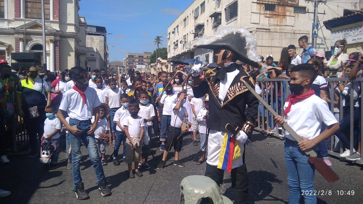 MYovao120's tweet photo. El cuadro de novia de la juventud  acompaño el desfile Estudiantil junto a nuestro alcalde @juancarlospsuv , felicidades a todos los participantes .
@NicolasMaduro @_LaAvanzadora @KarinaEsAragua @leoalvacabrera @ZE_Aragua https://t.co/NdBdO6MwU3