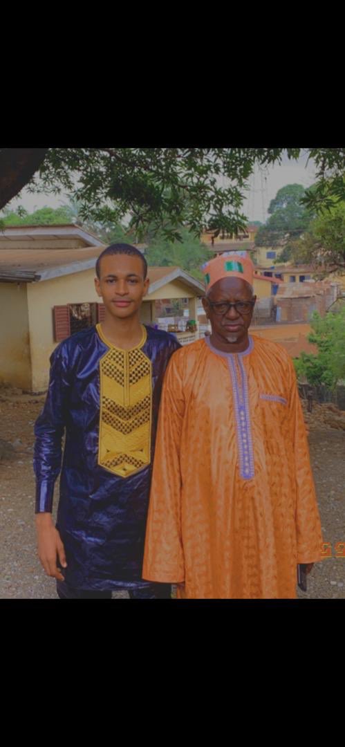 omartEOB's tweet image. Si j’suis petit mais fais des choses de grand 
C’est parce que j’ai pris mon père pour compas
#RipPapa