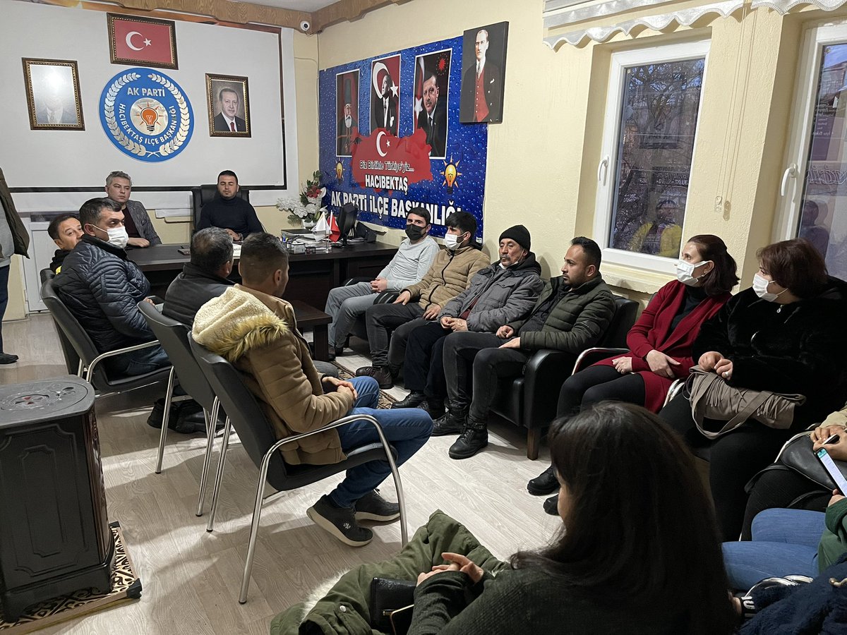 AKHACIBEKTS's tweet photo. Ak Parti Hacibektaş İlçe teşkilâtı olarak İlçe Koordinatörümuz @MedetAy50 Başkanımızın katılımı ile Haftalık olağan Yönetim Kurulu  toplantımızı icra etmiş olduk.
Hayırlara vesile olsun.
@kemikkiranali @kulmustafa77_ac @yucelmenekse50 @erkankandemir @EmrahDe50 https://t.co/e4XFFb5ZgD
