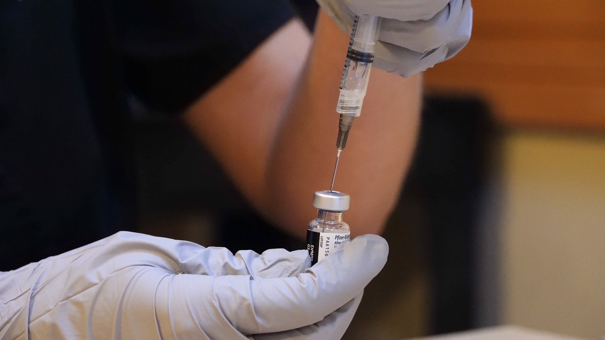 The COVID-19 vaccines have been the target of misinformation. Many are wondering if they should just get COVID-19 to get it over with instead of getting vaccinated. We explain why vaccination provides better protection, &amp; debunk other vaccine myths: ynh.care/6015KOvLF.
