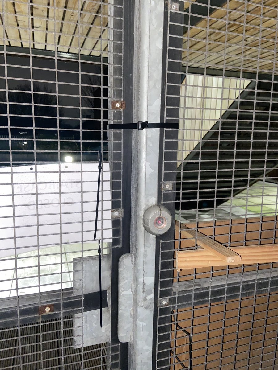 Issigonis_House's tweet photo. #Issigonis door entry to the building is broken . Tried walking up the stairs and is sealed by @CountrysidePPLC workmen.
If there’s a fire now in our flammable cladded tower. There won’t be an emergency exit.💀🔥 help! @LondonFire @LFBEaling @EalingCouncil @RupaHuq @sbhglondon https://t.co/TMgck42RsF
