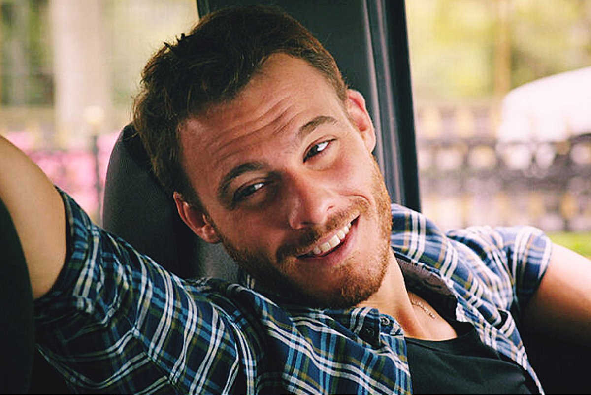 Керем бурсин under armour. Керем бюрсин. Керем бюрсин. Керем бурсин фото. Керем бурсин 2010.