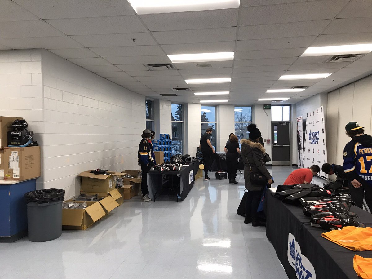 bramptonhockey's tweet photo. Brampton Hockey is delighted that we are once again hosting The First Shift program. 58 players where outfitted last night. Thanks to our volunteers who helped out at this event! #thefirstshift https://t.co/UxQO3ttimf