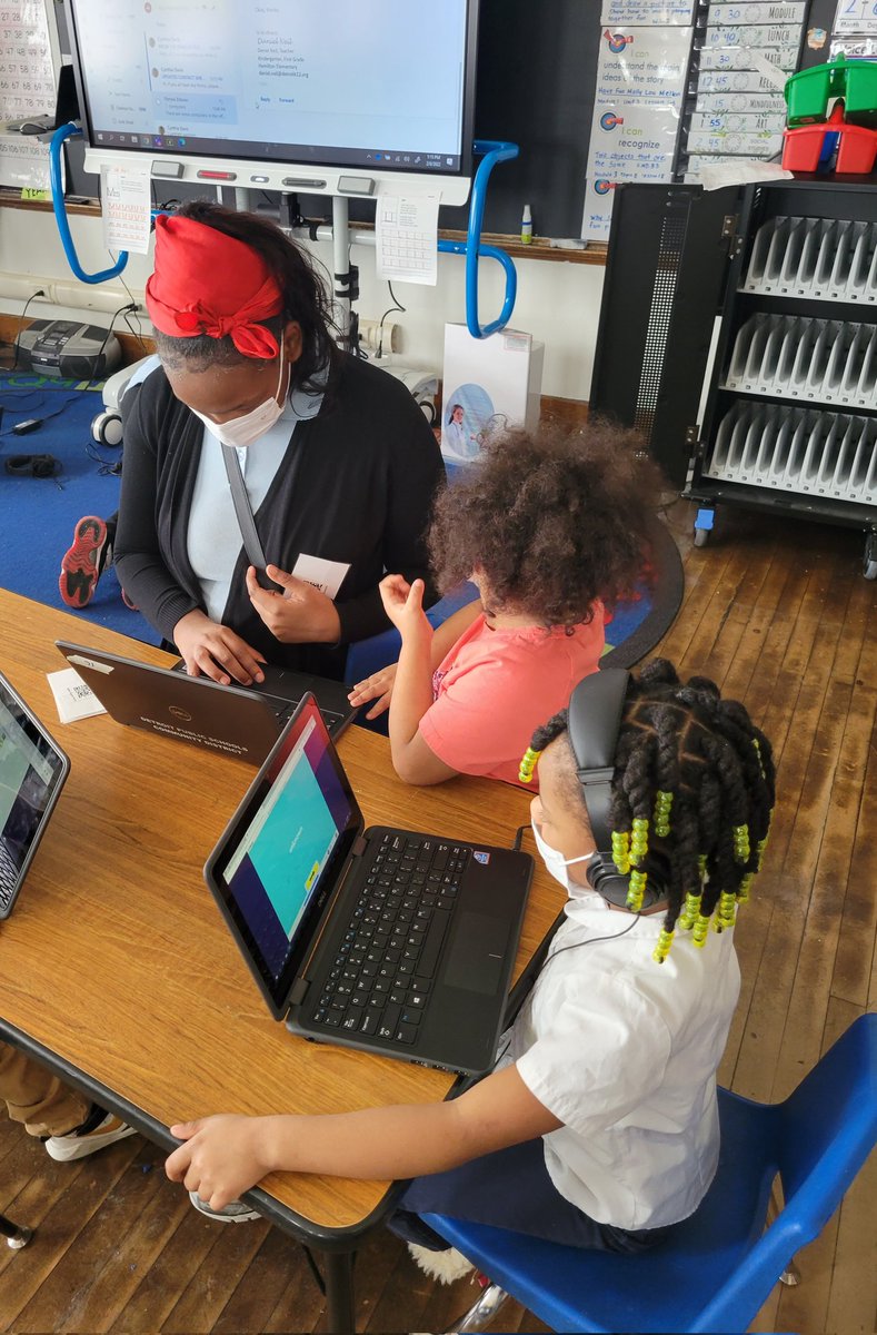It takes a village at Hamilton Academy! A select group of 7th grade students spend a few minutes each day assisting Kindergarten students as they are still learning to log on to I-Ready! #therisecontinues #cohort2 #letsgo #DPSCD