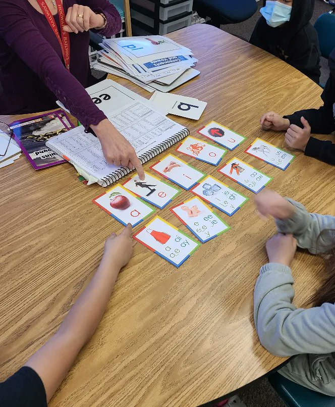 McKinley_CJUSD's tweet photo. Small groups are a great way to support students' reading! Mrs. Padilla loves reading & teaching with our 2nd graders!❤️ #readingisfun #McKinleyLeads #SmallGroupSupport https://t.co/wAd04XbqQy