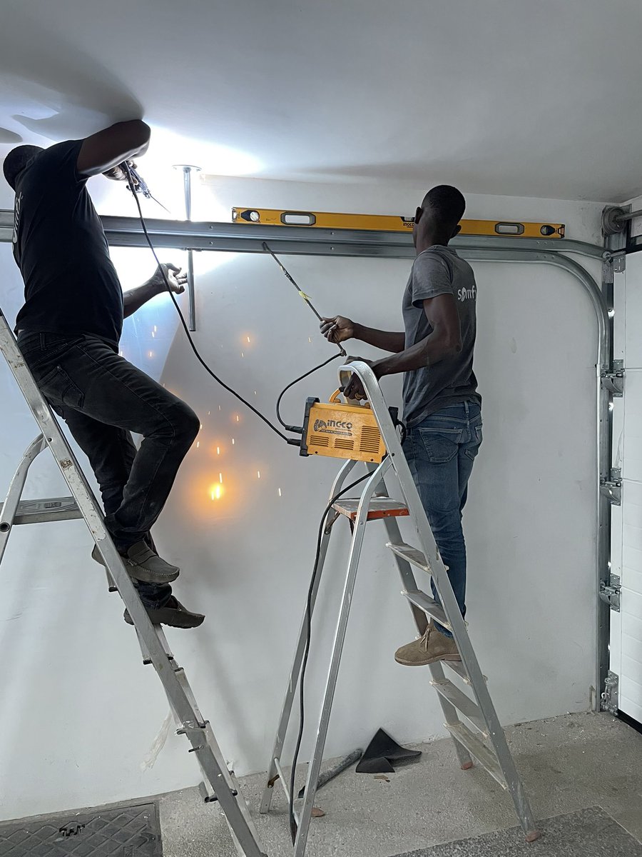 SewouA's tweet photo. Petit à petit, nous rendons accessibles les solutions permettant de sécuriser et de rendre intelligent votre habitat. #somfy #domotique #securite #innova https://t.co/d3khu1lnDL