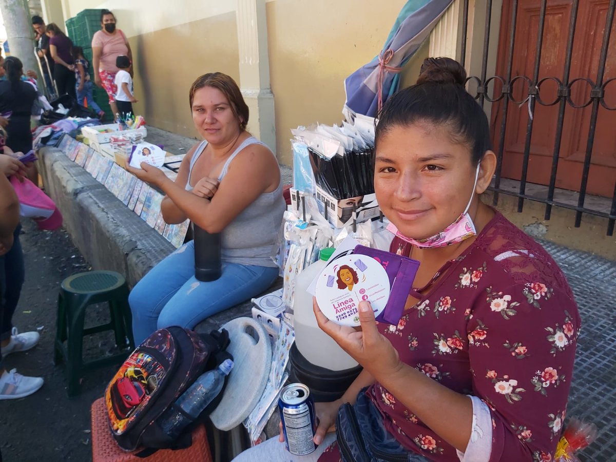 Las_Melidas's tweet photo. Hoy recorrimos las calles de Cojutepeque para promocionar nuestra campaña #ToleranciaCero a la violencia contra las mujeres. Además dimos información de los servicios de atención jurídica y psicológica que damos Las Mélidas. #LineaAmiga 22260275 #Mujeres #Jóvenes #empoderadas https://t.co/Q1YTr1R8ce