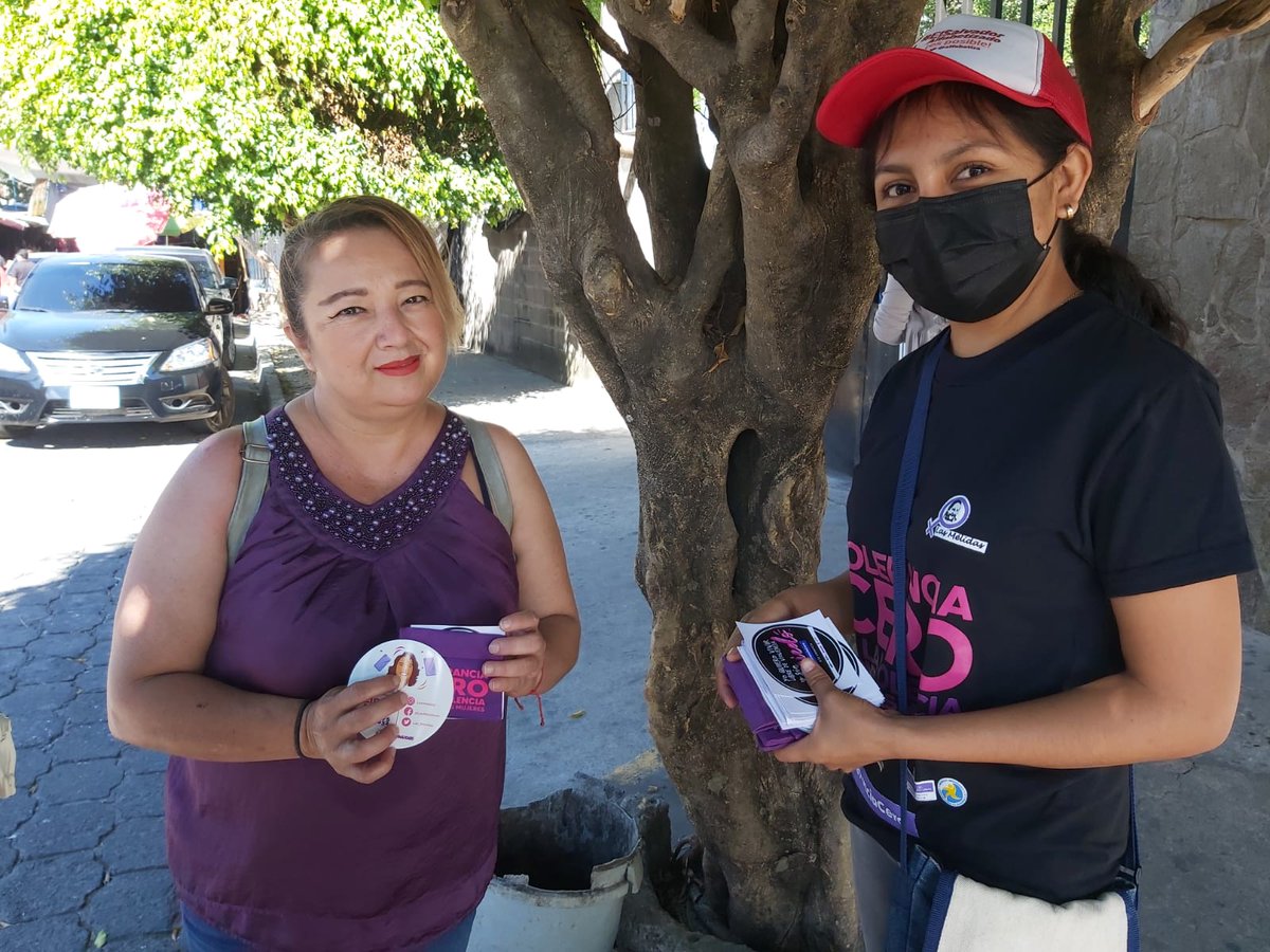 Las_Melidas's tweet photo. Hoy recorrimos las calles de Cojutepeque para promocionar nuestra campaña #ToleranciaCero a la violencia contra las mujeres. Además dimos información de los servicios de atención jurídica y psicológica que damos Las Mélidas. #LineaAmiga 22260275 #Mujeres #Jóvenes #empoderadas https://t.co/Q1YTr1R8ce
