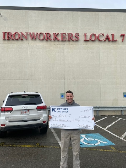 KechesLaw's tweet image. Local 7 Iron Worker Frank Murray, who heads up Local 7’s annual fundraiser, accepting a check from @KechesLaw, which will supply Boston schools with school supplies.
#local7 #ironworkers #injurylaw