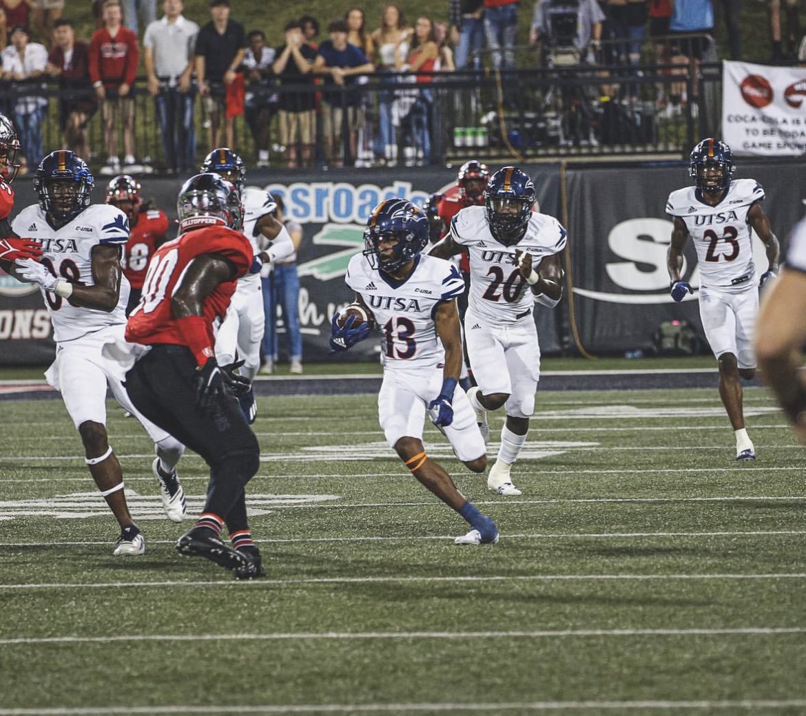 mikemike7x's tweet photo. #AGTG beyond blessed an honored to receive an offer from The University of Texas San Antonio #Birdsup🤙🏾 @CoachJessLoepp @nicholasDgraham @samspiegs @SWiltfong247 @adamgorney @G_Sportz @JeritRoser https://t.co/kihTM0SZW0