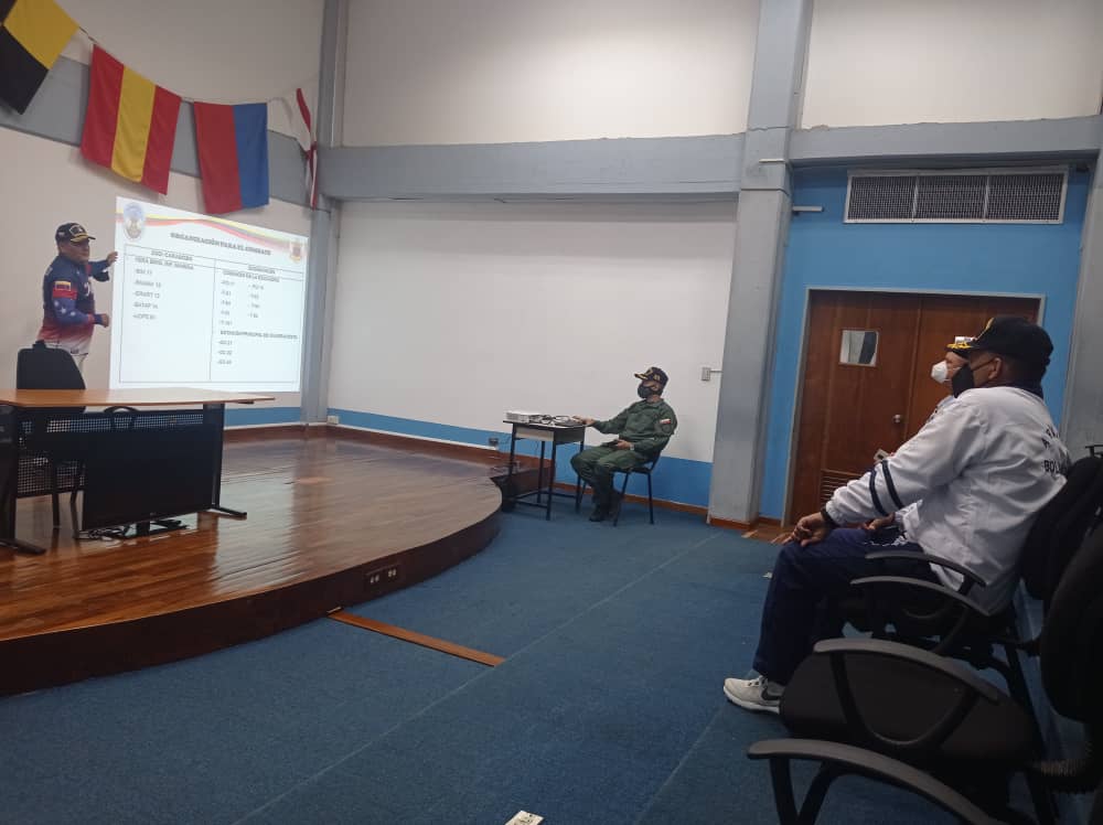 ArmadaFANBVzla's tweet photo. #Hoy || Cmdte Gral de la @ArmadaFANBVzla ALM @Alexjvb44, asistió a la @EETNUMBV, donde su Director el CA Ruberth Corrales Camargo, realizó una disertación sobre la Planificación de los Ejercicios de Adiestramiento que se efectuarán este 2022 en el Pao edo Cojedes. @NicolasMaduro https://t.co/k7XpGMnKQ5