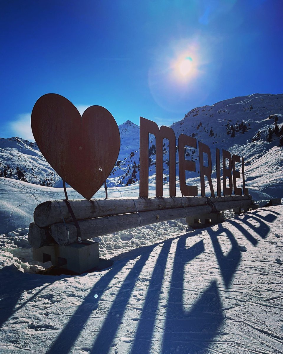 HelenJames93's tweet photo. Fantastic week skiing in the Alps, felt so good to be back! #Meribel #3vallees ❄️⛷ https://t.co/XMMgQFMqMn