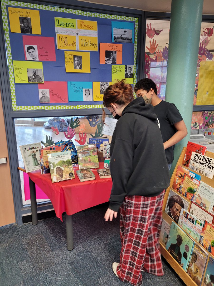 So proud of these wolves for creating inspiring displays to recognize Black History.<a href="/es_barrie/">WillowLandingESBarrie</a> <a href="/SCDSB_Schools/">Simcoe County District School Board</a>