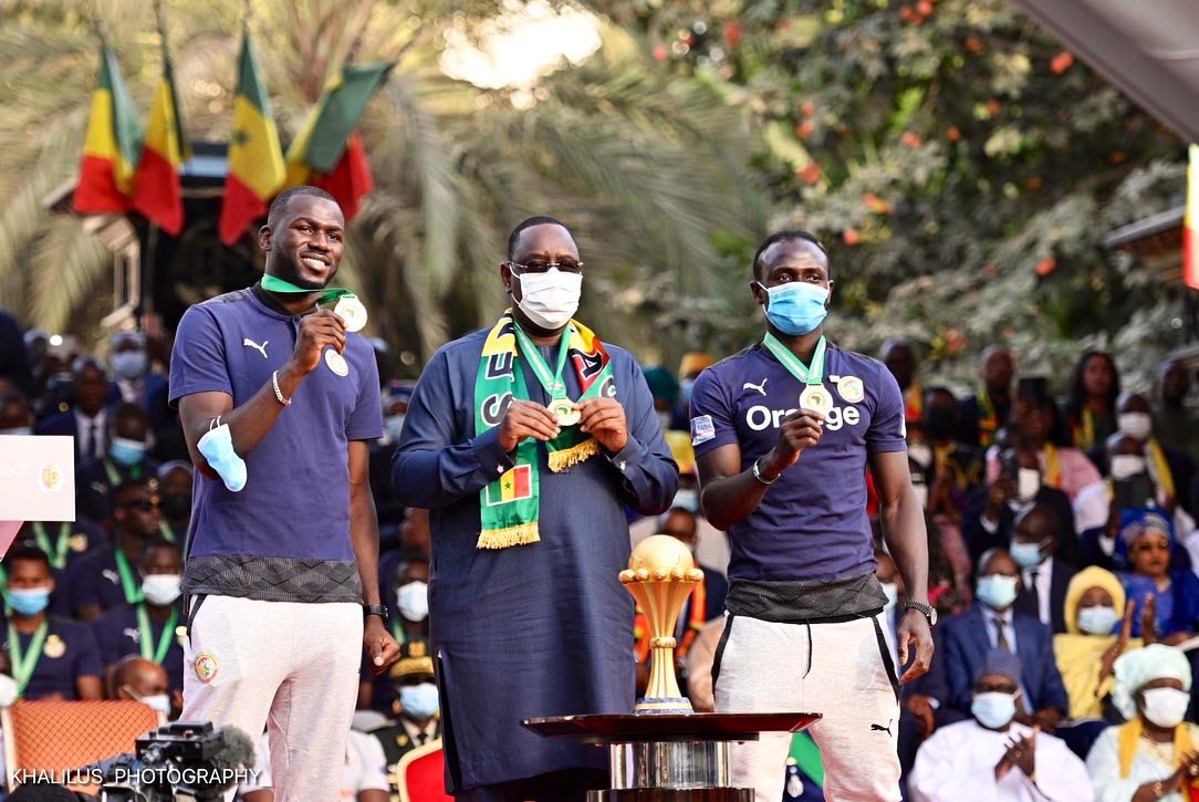 JoueursSN's tweet photo. 🎖Les récompenses des Lions suite à la victoire à la CAN ! 🇸🇳🦁

- 50 millions à chacun 
- Un terrain 200m carré à Dakar 
- Un terrain 500m carré à Diamnadio pour la cité de la Tanière en Août 
- La médaille d’officier dans l’ordre national du lion 

📸 : @_khalilus https://t.co/SpplRIIcXC