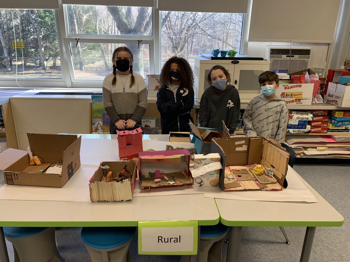 tpressler3's tweet photo. Our Rural Community presentation! Great job!!🐖🐓🐴🐐🐑🐄🚜 @ellen_oneill @southoldelem https://t.co/aYl21F4srF