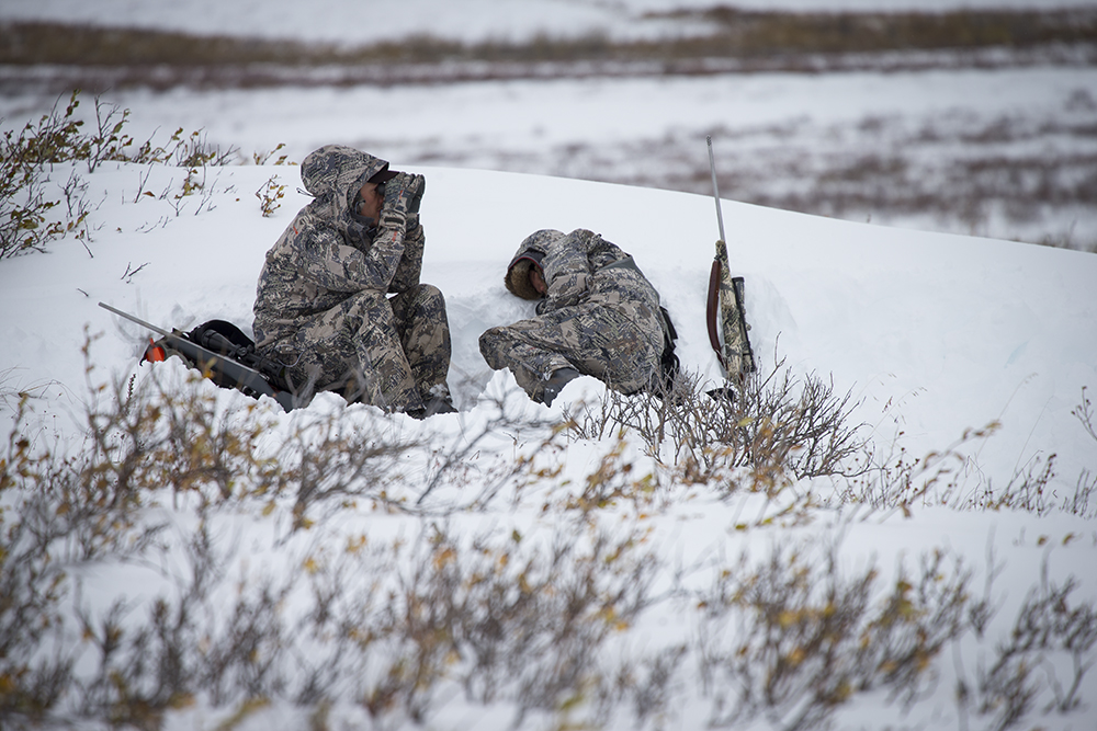 Strungmag's tweet photo. Feast and Famine 
A Brooks Range Caribou Hunt 
by @jaybeyerimaging 
Subscribe to Strung Magazine  and get the whole story 
:
#alaskacaribou #caribouhunting #tiedtonature #strungmag #gundog #biggamehunting #womenwhohunt #getoutside #uplandhunting https://t.co/3JMxOSuJcx