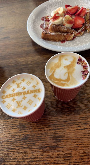 Rise and grind ✨ https://t.co/v8ugAmOurY