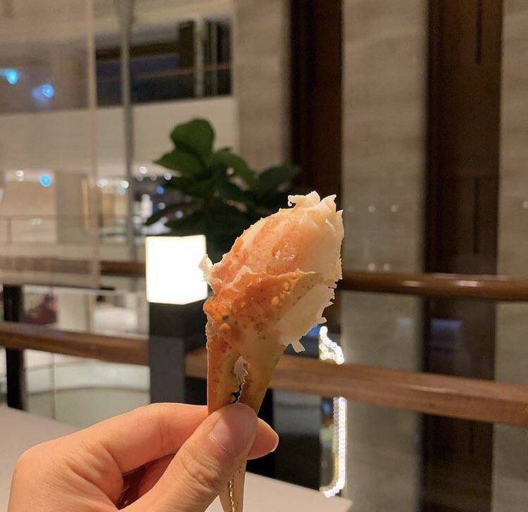 JLie7878's tweet photo. There is no good caption, just eat. #eat #shopping #pretty  #drawluca https://t.co/9bSlOot2A3