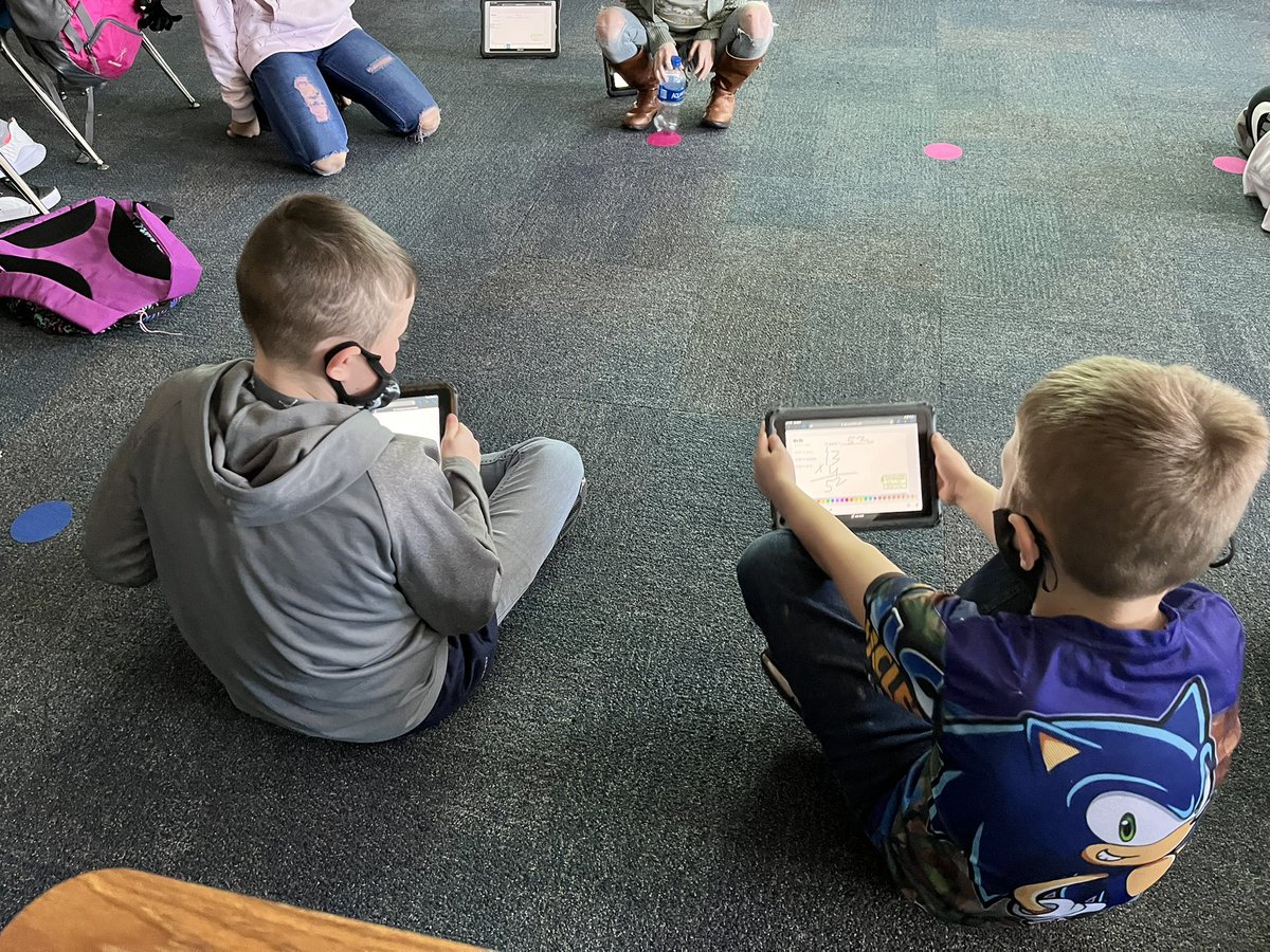 Converting customary units with my 4th grade friends! #DecaturProud <a href="/Morichey/">Marissa Richey</a> <a href="/StrubeSusan/">Susan Strube</a>