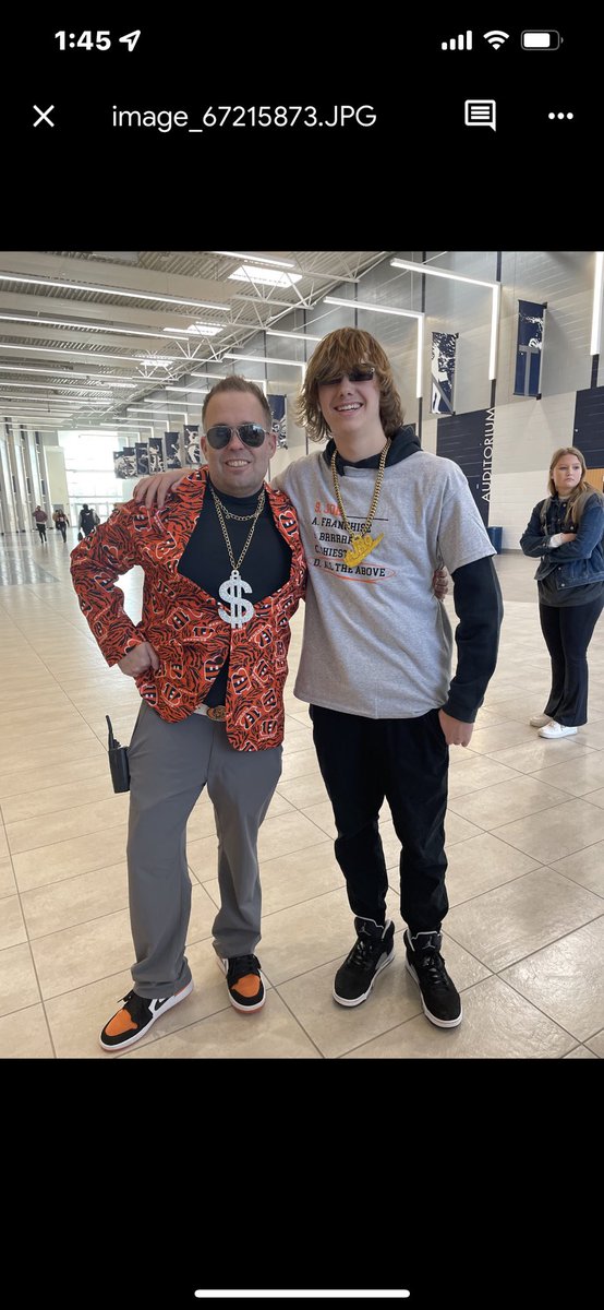 <a href="/WCHSWolves/">West Clermont HS</a> @WCHS_AP <a href="/WestCler/">West Clermont Schools</a> Check the necklace!!! Boom