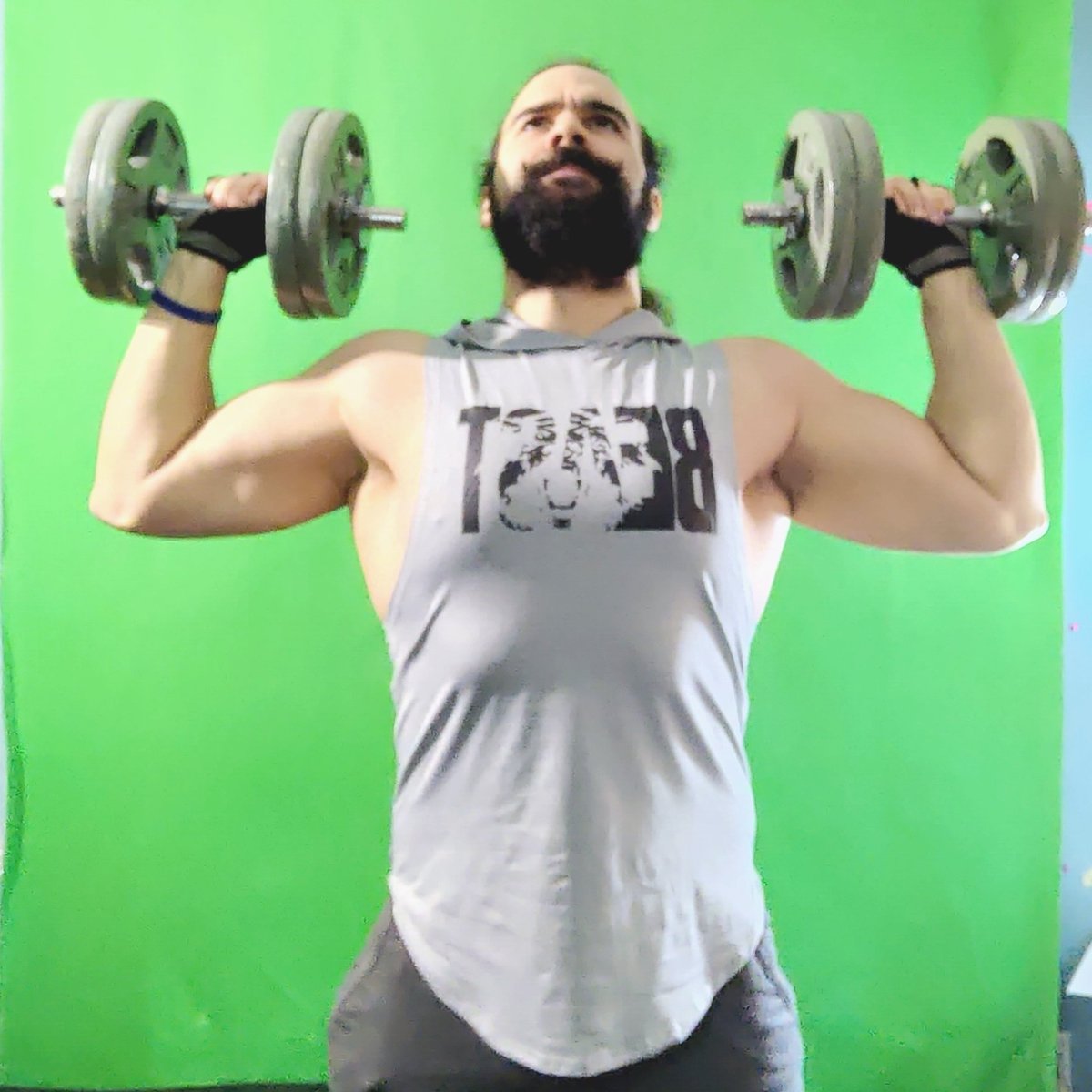 DomBeast1125's tweet image. Time to workout 🏋💪

#fitnessaddict #fit #fitnesslover #fitness #workoutathome #workout #workingfromhome