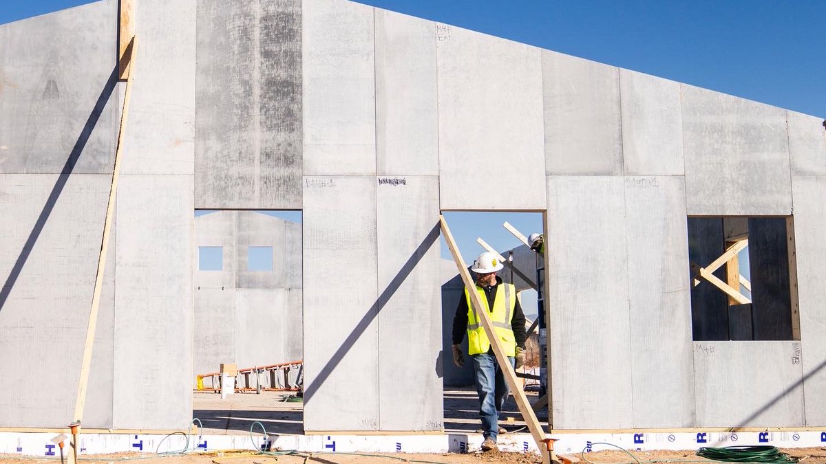 NewMexicoUTD's tweet photo. Lots of progress being made at our locker room facilities this week 🦺! #ImproveGroup #SomosUnidos https://t.co/MCrmzF6NqZ