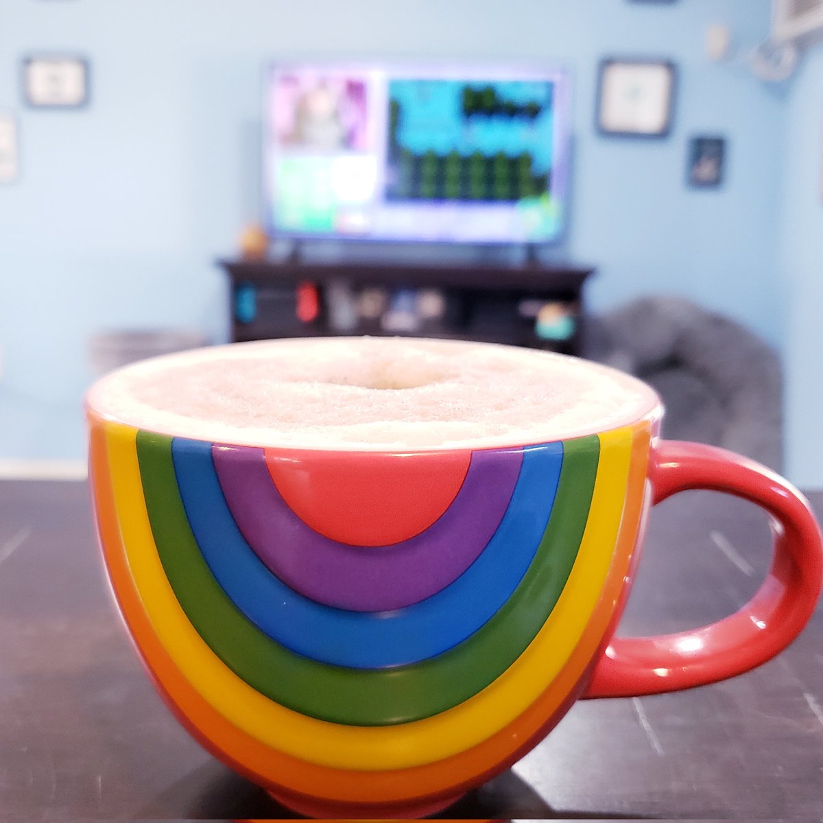 Apple__Goat's tweet photo. Having the perfect cup of coffee lurking in the perfect @Reimeinyah stream https://t.co/y54xznIOFn
