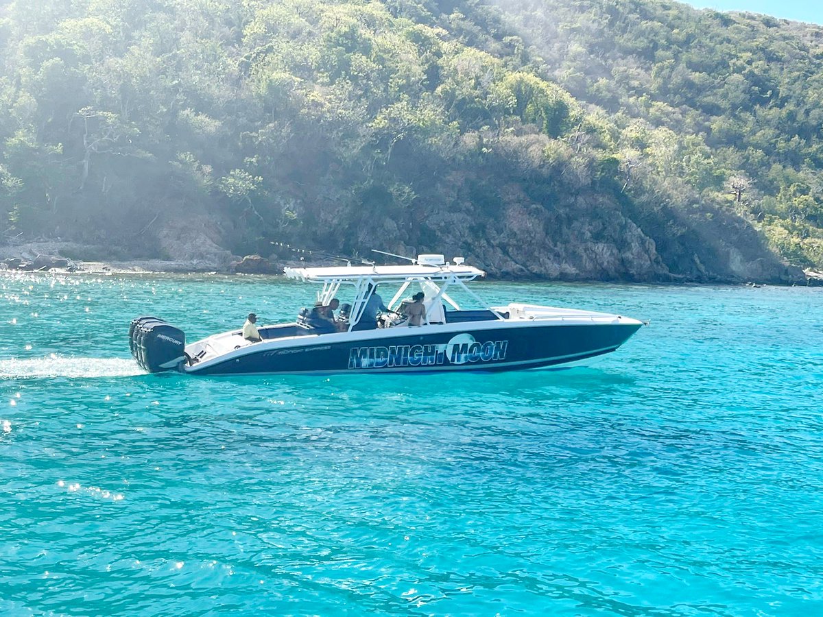 MIDNIGHT MOON 🤩

#BOATS #rental #vacations #Caribbean #tourism