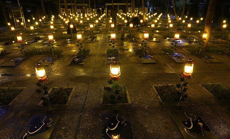 Hajpichkak's tweet image. به این قتل های وحشیانه و حیوانی نگید
قتل ناموسی
اونایی که ناموس حالیشون بود اینجا خوابیدن :)