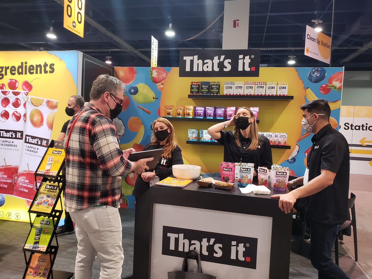 OUKosher's tweet photo. Healthy, delicious snack anytime of day, @Thatsit Fruit Bars #ShapetheFutureof #fancyfoodshow #oukosher https://t.co/gnaZmoAp14