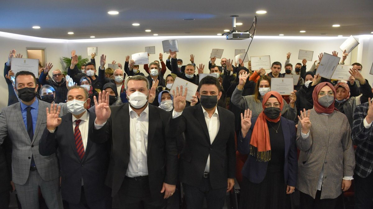 demir_erdem's tweet photo. Gazi Çengelköy ve Güzeltepe Mahallelerimizin Danışma Meclisini coşkulu bir şekilde, İstanbul Milletvekilimiz @OsmanBoyraz, İl Yön. Kur. üyemiz @elifcankanoksuz ve fedakar teşkilat mensuplarımızın katılımı ile gerçekleştirdik. 

Hedef 2023!

@osmannnurika https://t.co/u3FQun3JyG
