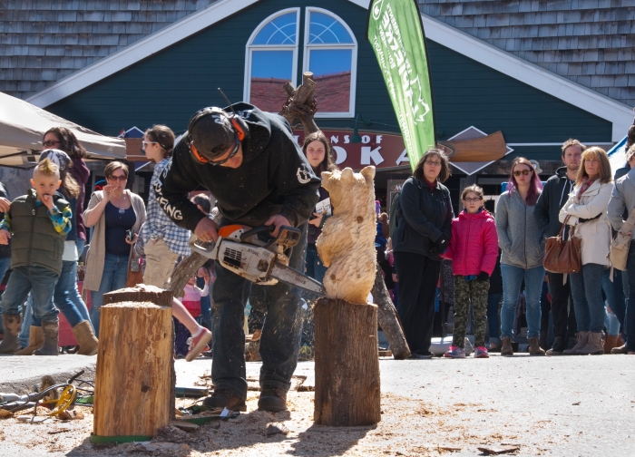 The sweet taste of spring is on full display at the Muskoka Maple Festival, April 30, in Huntsville #Muskoka #SweetOntarioMaple <a href="/DiscoverMuskoka/">Discover Muskoka</a> <a href="/OntMapleSyrup/">Ontario Maple Syrup</a> <a href="/JWMuskoka/">JW Marriott The Rosseau Muskoka</a> #SpringIsComing 
facebook.com/groups/3084946…