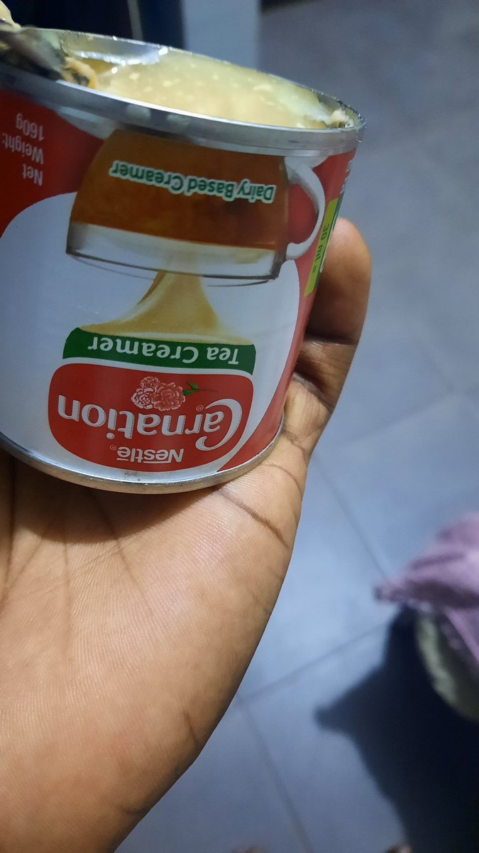 Kovans5's tweet photo. This is the second time I'm experiencing this; the first one was an #idealmilk and this one is #carnationmilk produced by the same company
#nestleGhanaLimited 

#nestle #UTAG #legon #Sarkodie https://t.co/aVUpZhZWzU