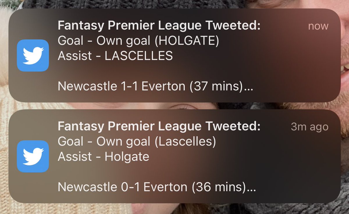 Erm you bit confused about who is your team mate and which is your goal lads 🤔 #NEWEVE