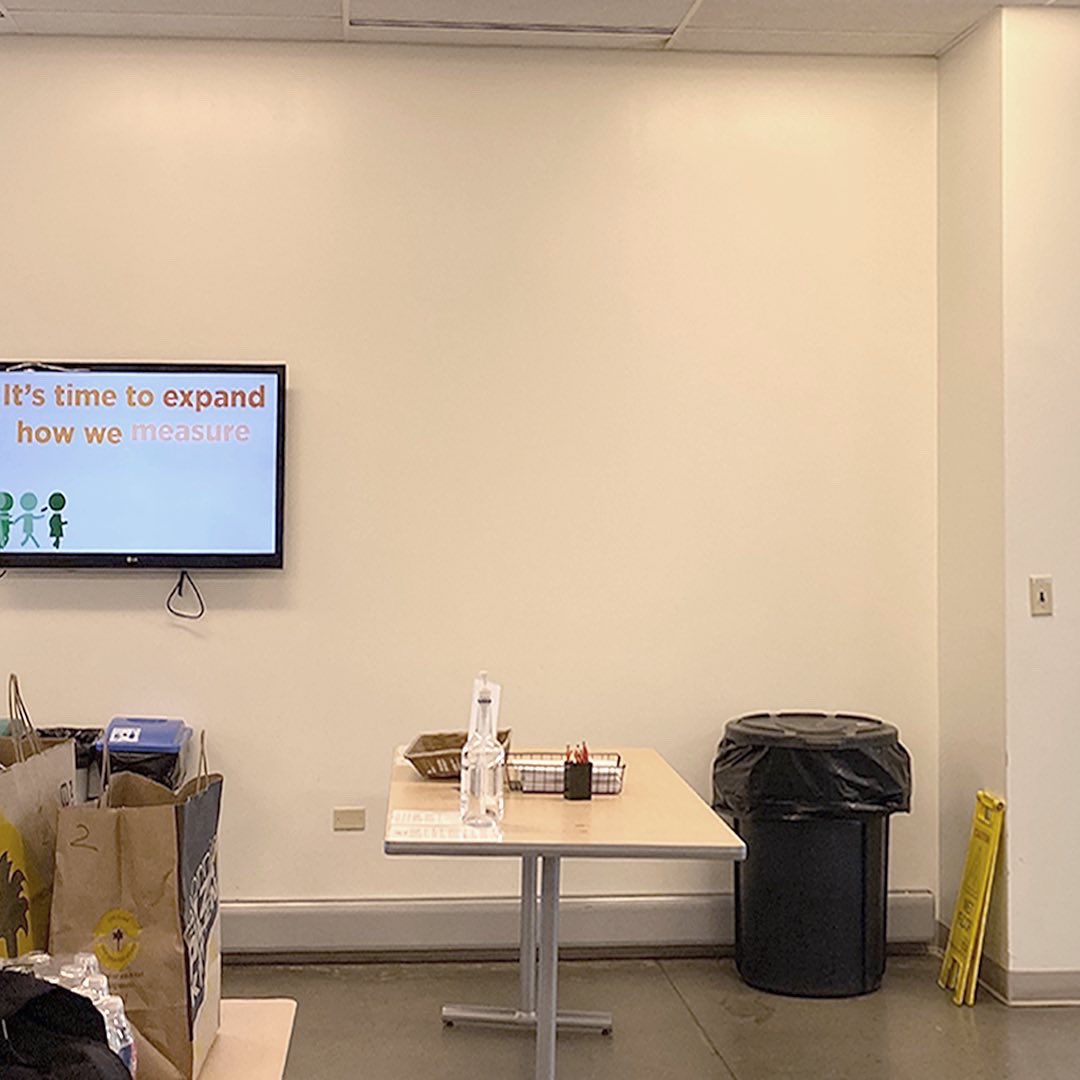 Eighty2degrees's tweet photo. #TransformationTuesday afters &amp; befores of @foodbankmetrodc’s volunteer break room. The storytelling and thank-you walls we created use vibrant, thoughtful, on-brand #graphicdesign to enliven the space &amp; forge stronger relationships with volunteers. #environmentalgraphics #design https://t.co/t0tRF3xMPt