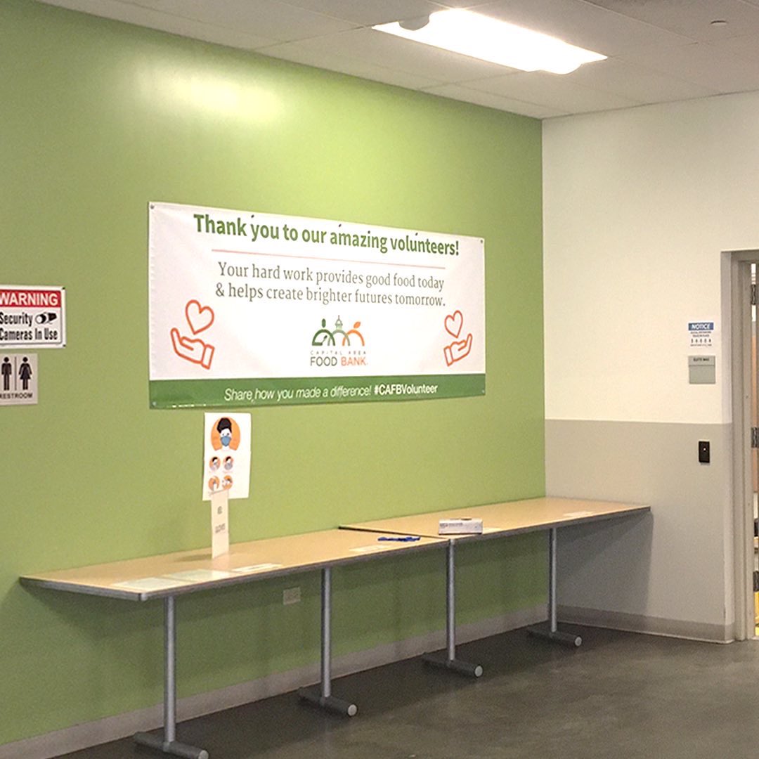 Eighty2degrees's tweet photo. #TransformationTuesday afters &amp; befores of @foodbankmetrodc’s volunteer break room. The storytelling and thank-you walls we created use vibrant, thoughtful, on-brand #graphicdesign to enliven the space &amp; forge stronger relationships with volunteers. #environmentalgraphics #design https://t.co/t0tRF3xMPt