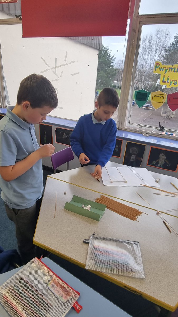 marys_rc's tweet photo. Fantastic fun in our after-school club today as our 'Future Engineers' designed and built their spaghetti towers! 
#problemsolving
#planninganddesigning
#teamworkmakesthedreamwork 
@STEMpwdLearning https://t.co/JQui8ykEjh