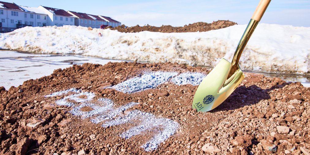 AdiDevelopments's tweet photo. Another Adi project comes to life! We have officially broke ground at our Realm community.  

The official ground-breaking ceremony took place this past Monday and we were honored to have Burlington Councillor Angelo Bentivegna (@AngBentivegna) join us for this important occasion https://t.co/4NTTQbyvrR