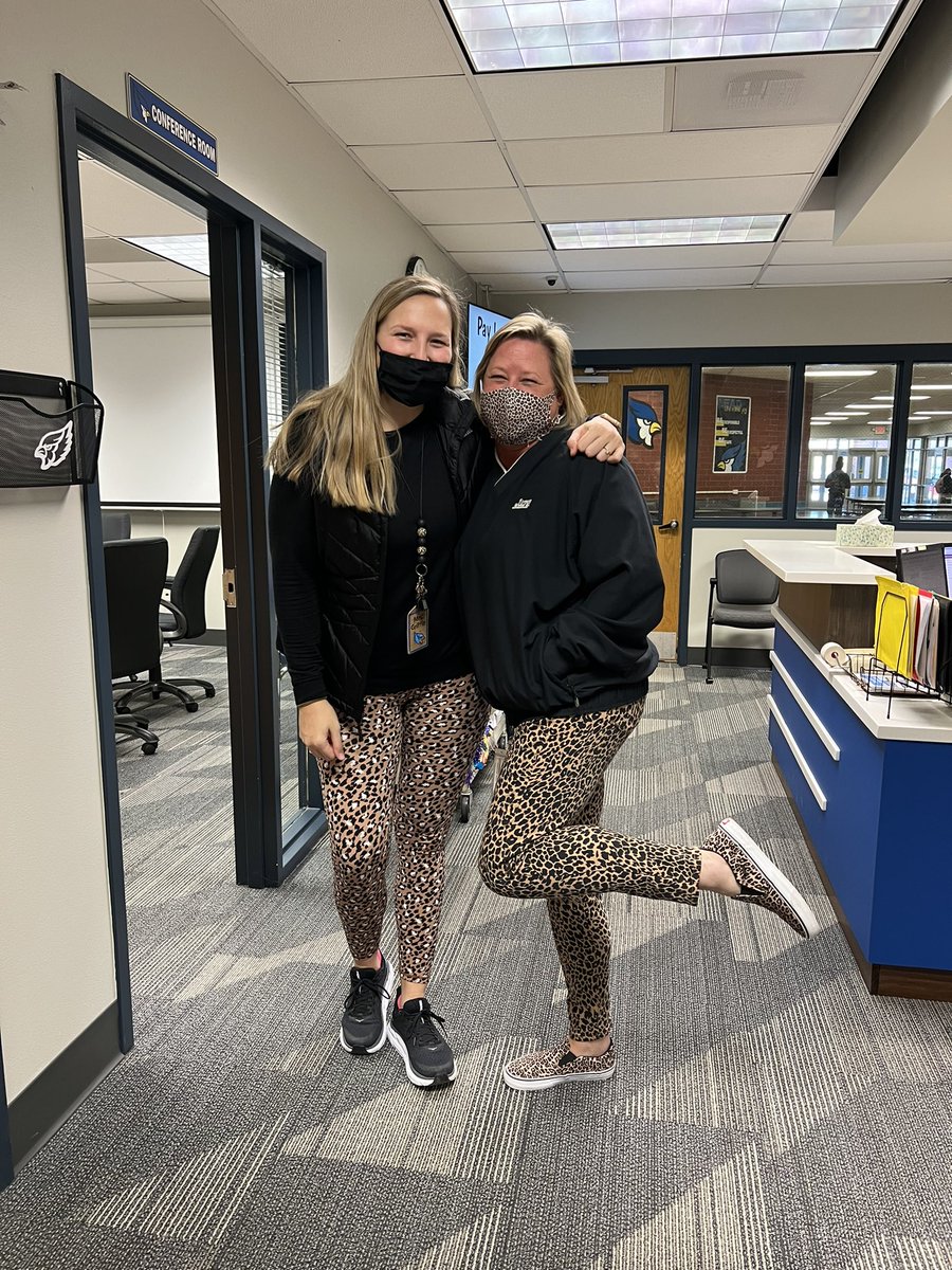 DrGriff321's tweet photo. We’ve got school spirit! How ‘bout you?! @shirleykantola @LibertyLMS #animalprintday #runninggear #fastlikeacheetah #lmssoars https://t.co/rArPM3NGGm