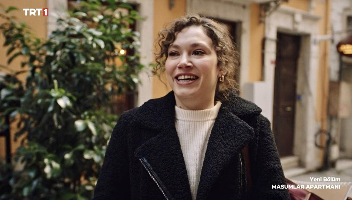 Ah be Rüya senin enerjin, rengin masumiyetin öyle güzeldi ki herkesin gözüne battı. Yazamadılar hakkını yediler, devreye torpil girince hikayen yarım kaldı.😔💔 Yolun açık olsun #MelisaŞenolsun

HanRüya; başka bir evrende, en güzel haliyle bulutların üstünde.🌥
#MasumlarApartmanı