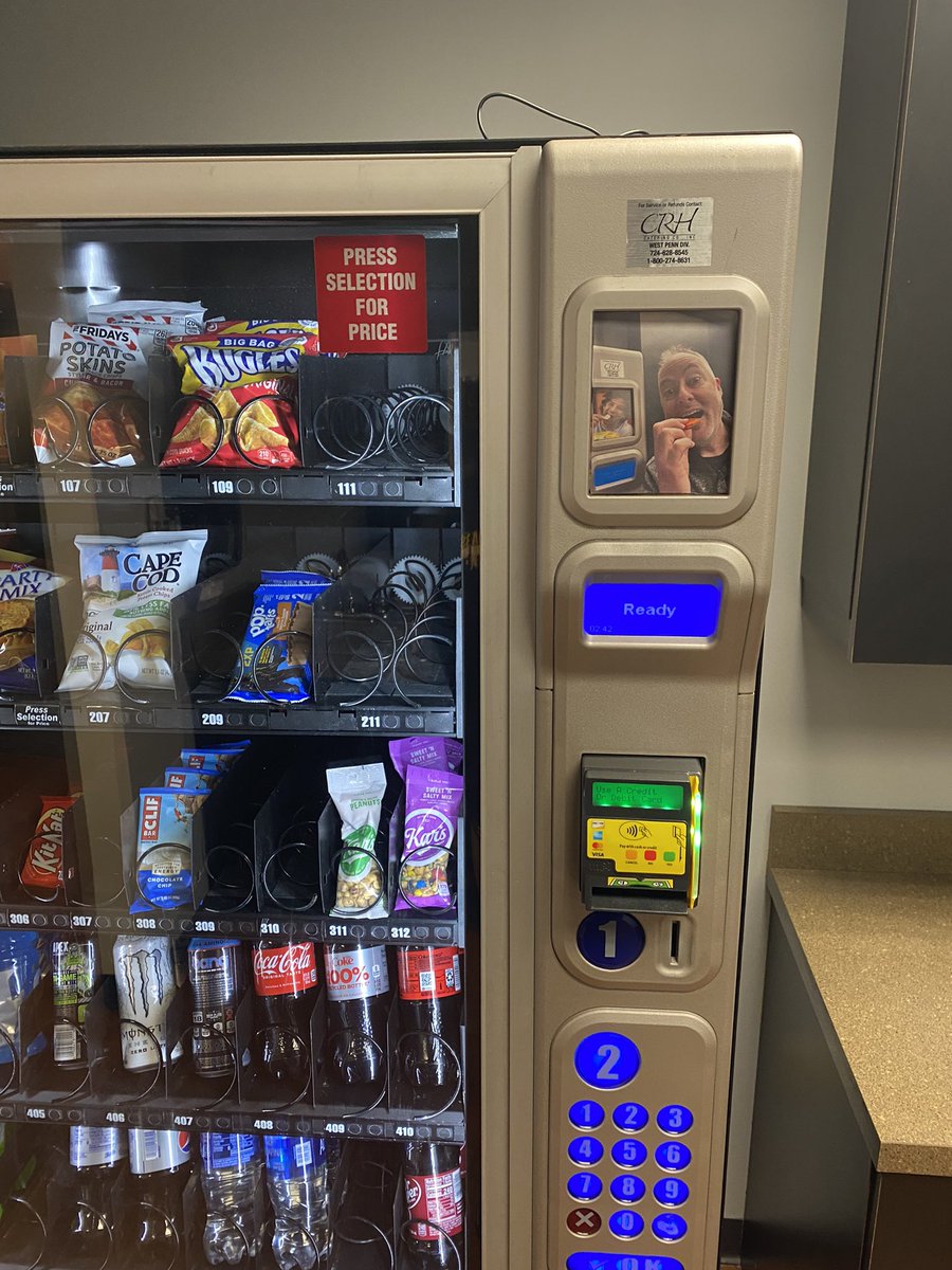 937Catfish's tweet photo. So when you go to our vending machines now…you get to see @JoeStarkey1 enjoying his snack! #KeeponSnacking https://t.co/ALYIwEWyQa