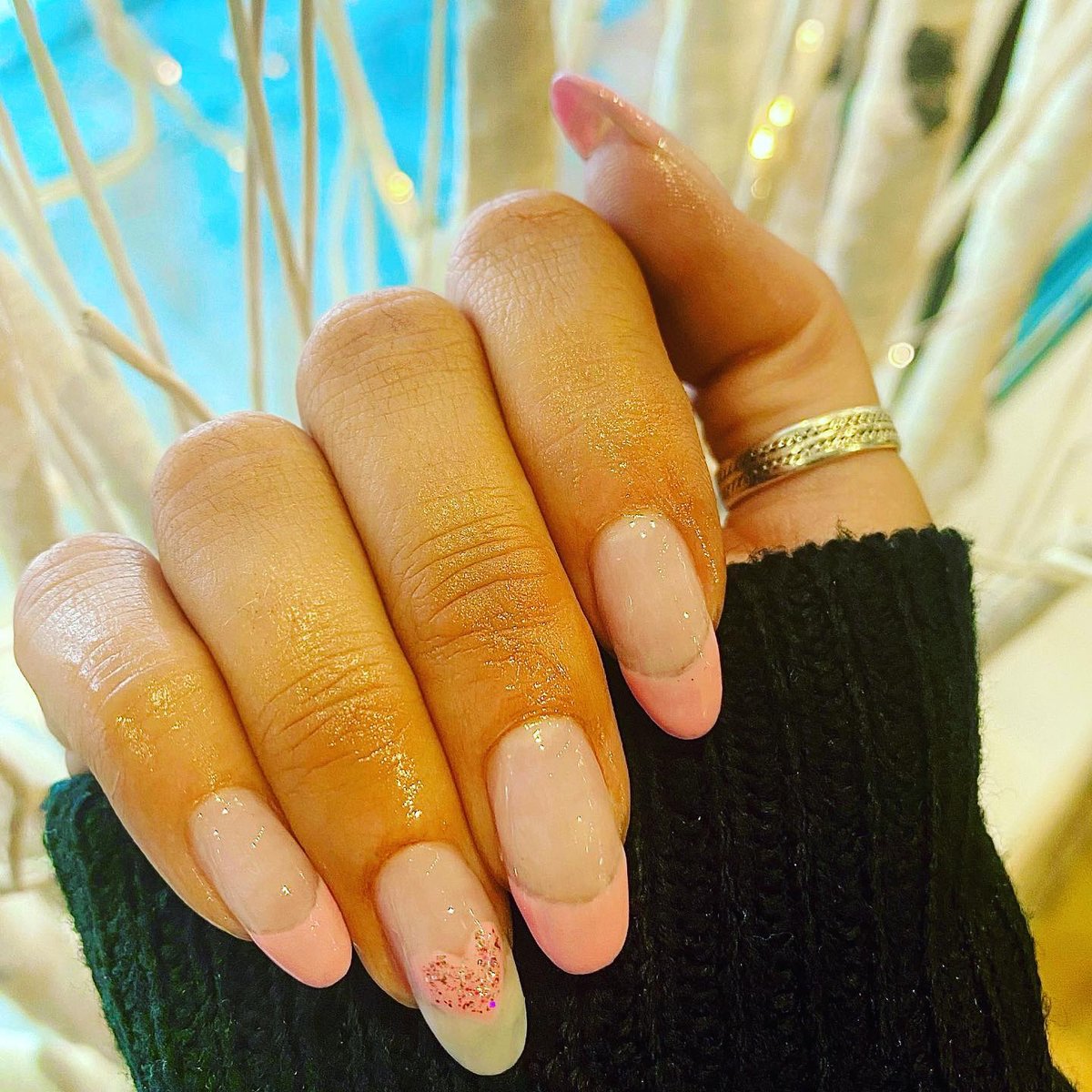 ShearEgo's tweet photo. Feel the love all month long with a Valentine's Day inspired manicure. We love these sweet yet simple designs by @natalee.marie.1! #ShearEgoSpa https://t.co/xnkhQBHyzG