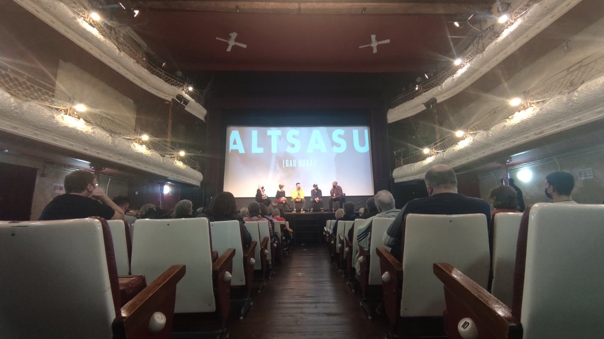 Casal Antoni Sala i Pont (@casipbadalona) on Twitter photo Més d'un centenar de persones a la projecció de l'<a href="/AltsasuDok/">Altsasu (Gau Hura)</a> a <a href="/elcircol/">El Círcol</a>
Emotiu acte de <a href="/marcelabsolucio/">Marcel Absolució</a>. Essencial obrir espais per afrontar col•lectivament la repressió de l'Estat.
Fins al final amb tu, Marcel ✊ Més d'un centenar de persones a la projecció de l'<a href="/AltsasuDok/">Altsasu (Gau Hura)</a> a <a href="/elcircol/">El Círcol</a>
Emotiu acte de <a href="/marcelabsolucio/">Marcel Absolució</a>. Essencial obrir espais per afrontar col•lectivament la repressió de l'Estat.
Fins al final amb tu, Marcel ✊