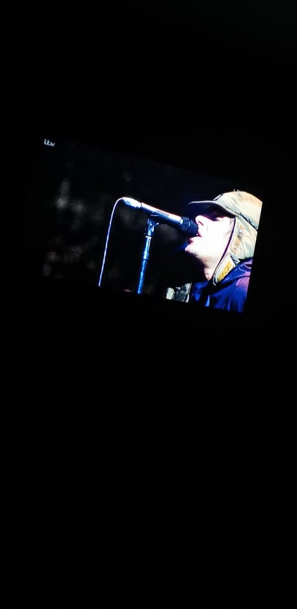 Tom_0092's tweet photo. @liamgallagher 👌🎤 https://t.co/2ecmMoWNCT