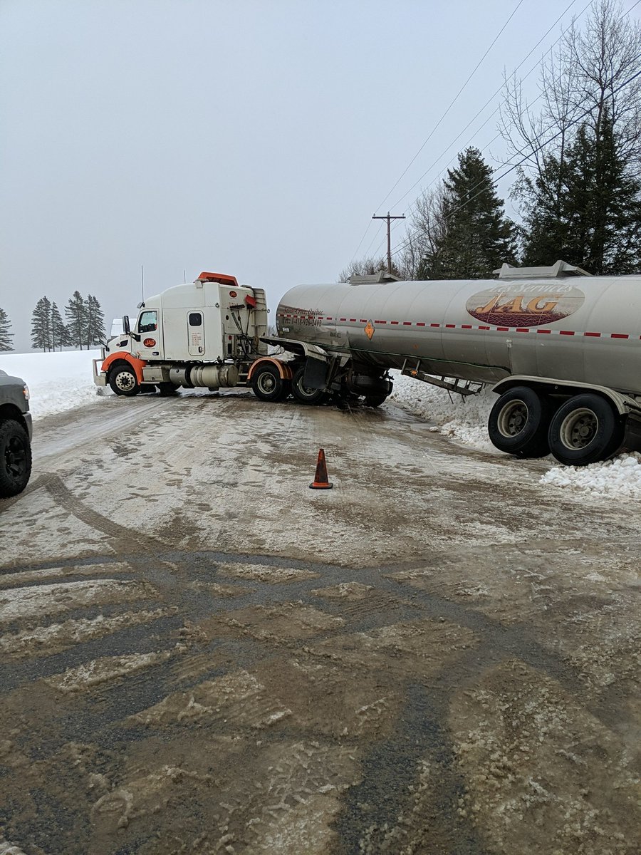 #HVFD <a href="/TrafficNB/">TrafficNB</a>  Tweedside Road is currently blocked both directions due to tractor trailer across the road.  Approximately 2 hours before it can be moved