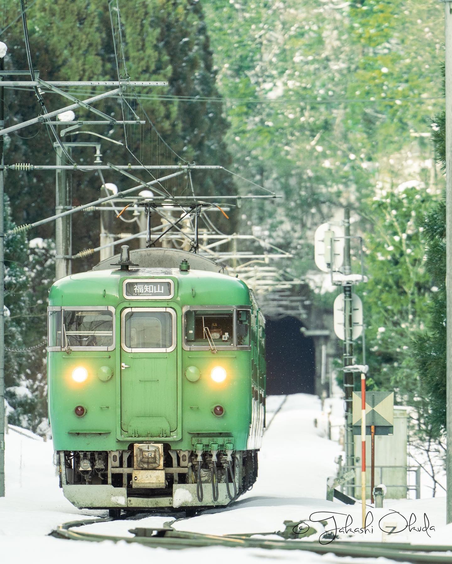 鉄道風景 🚃🏬 Train Cityscape 【街と鉄道】 ． 📸 Today's Winner