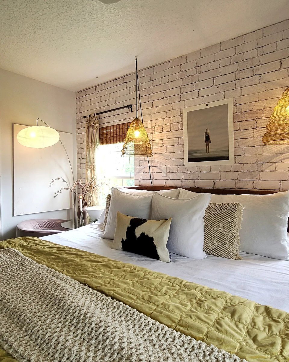 Cozy inspiration from beesnburlap 😌

Featuring "The ocean" by Carlos ARL