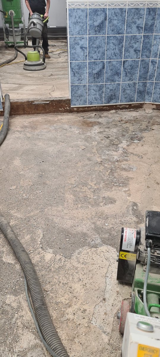 unlimitedfloors's tweet photo. These floors in a local police social hub wanted preparation works. Floors damp, flaky old screed, generally needed some love...in comes our machines and @ARDEXUKFlooring to make sure we damp proof and smooth over with latex screed.
#floorprep #flooring #sheffield #screed https://t.co/20UDaLEDuB